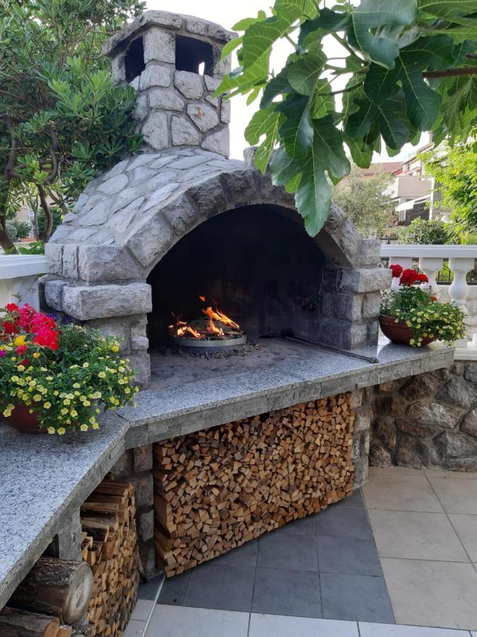 Apartmani Jozefina Omišalj Exterior foto