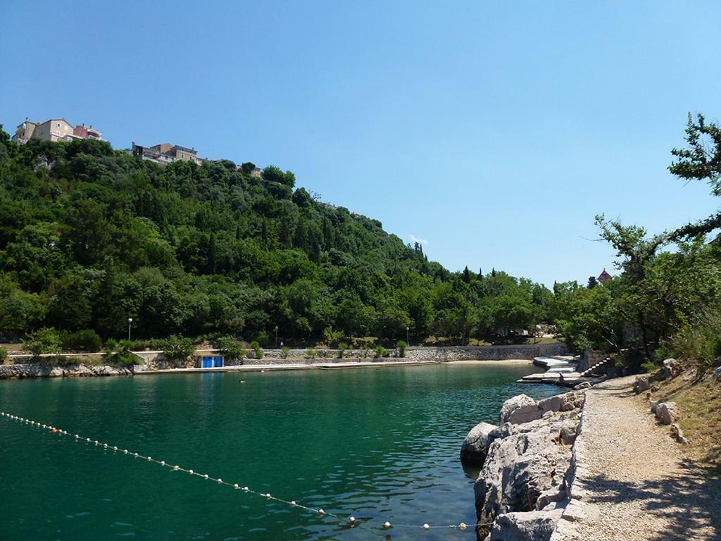 Apartmani Jozefina Omišalj Exterior foto